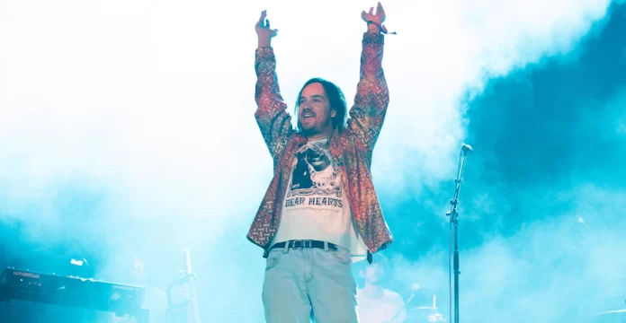 Kevin Parker se fracturó la cadera, las fechas de Tame Impala en la CDMX siguen en pie